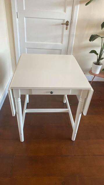 Witte eettafel uitklap 78 cm x 70 cm uitgeklapt 128 breed 