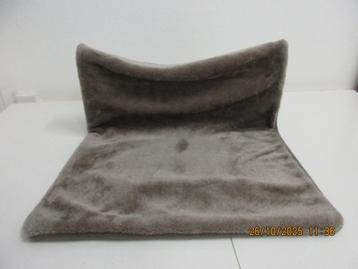 kattenhangmat beschikbaar voor biedingen