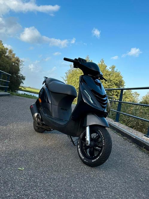 Piaggio zip 80cc 4takt, Fietsen en Brommers, Scooters | Piaggio, Zo goed als nieuw, Zip, Maximaal 45 km/u, Benzine, Ophalen
