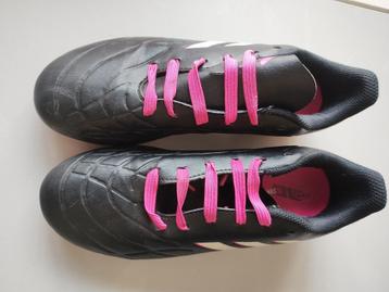 Adidas Voetbalschoenen beschikbaar voor biedingen
