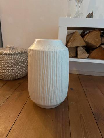 Grote witte vaas - Nu voor een prikkie! beschikbaar voor biedingen