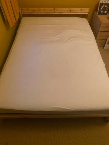 Mooi houten bed van Ikea, 140x200 - afbeelding 2