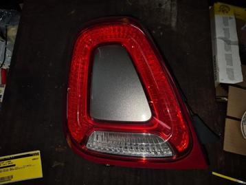Achterlicht links van een Fiat 500 beschikbaar voor biedingen