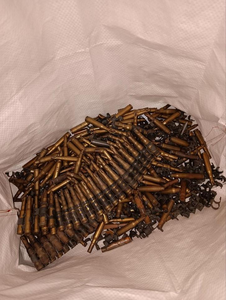 Tas met lege hulzen zonder punt en een band onklaar, Verzamelen, Militaria | Tweede Wereldoorlog, Hulzen of Bodemvondsten, Nederland