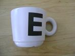 Hema mok letter E, Huis en Inrichting, Keuken | Servies, Ophalen of Verzenden, Zo goed als nieuw, Overige stijlen, Kop(pen) en/of Schotel(s)