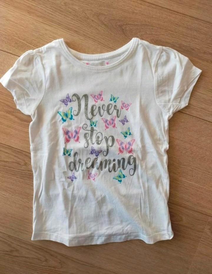 Zgan! Lief wit shirtje vlinders van Primark. Mt 122, Kinderen en Baby's, Kinderkleding | Maat 122, Zo goed als nieuw, Meisje, Shirt of Longsleeve