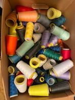 Mega partij lockgaren doverse kleuren verhuisdoos vol, Ophalen, Zo goed als nieuw, Garen of Naald(en)