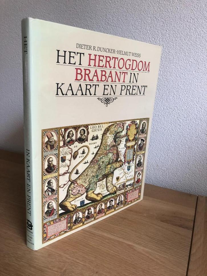 Het Hertogdom Brabant in Kaart en Prent 1e druk 1983., Boeken, Atlassen en Landkaarten, Zo goed als nieuw, Overige typen, Nederland
