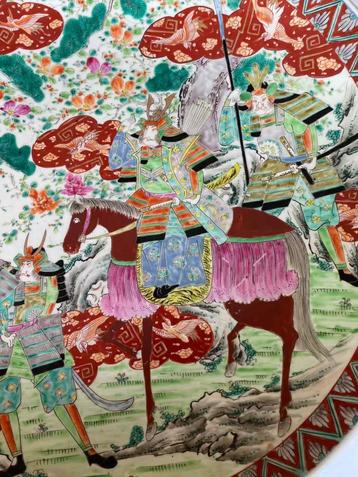 Een kapitale Japanse Imari schotel 19e eeuw beschikbaar voor biedingen