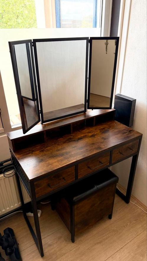 Kaptafel / Make up table with stool, Huis en Inrichting, Kasten | Dressoirs, Zo goed als nieuw, 100 tot 150 cm, 25 tot 50 cm, Met lade(s)