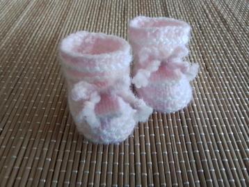 Poppenkleertjes  Handgebreide  POPPENSLOFJES  voetje  6 cm beschikbaar voor biedingen