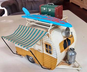 Blikken retro caravan  beschikbaar voor biedingen