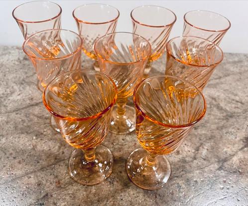 Prachtige kleine vintage wijnglazen Swirl Rosaline Frankrijk, Verzamelen, Glas en Borrelglaasjes, Zo goed als nieuw, Overige typen