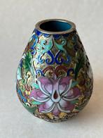 Mooi klein bewerkt Chinees vaasje, cloisonne, champleve, Ophalen of Verzenden