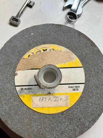 Nieuwe Slijpsteen 175mm beschikbaar voor biedingen