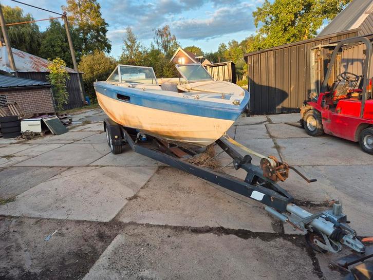 Opknapper speedboot met V8 inboard en stallingstrailer, Watersport en Boten, Bootonderdelen, Gebruikt, Motor en Techniek, Motorboot