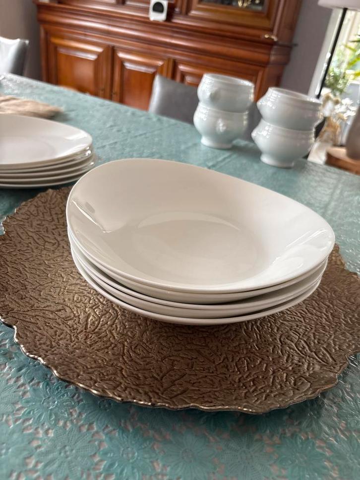 IKEA Diepe Borden -5 stuks porcelein SKYN, Huis en Inrichting, Keuken | Servies, Zo goed als nieuw, Bord(en), Effen, Aardewerk