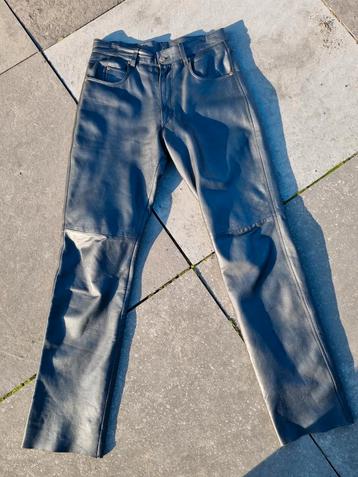 Leren broek - Maat M - Zwart beschikbaar voor biedingen