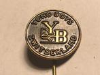 Metalen YONG BOYS ZWITSERLAND VOETBALCLUB Speld (Zwart)., Verzenden, Zo goed als nieuw, Sport, Speldje of Pin