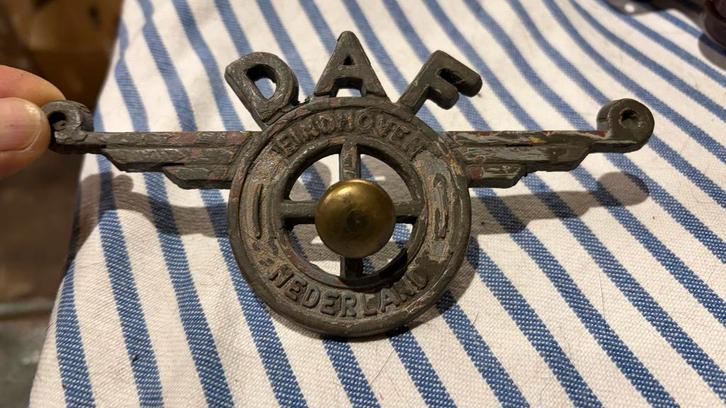 Origineel Jaren 50 DAF Logo Embleem, Auto-onderdelen, Carrosserie en Plaatwerk, Bumper, Voor, Gebruikt, Ophalen of Verzenden