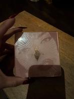 Charlotte Tilbury Nudegasm Face Palette, Sieraden, Tassen en Uiterlijk, Uiterlijk | Cosmetica en Make-up, Beige, Zo goed als nieuw