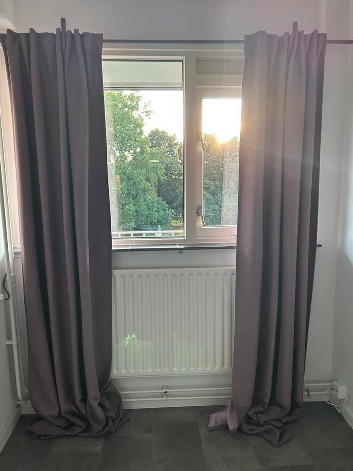 Ikea paars verduisterend gordijn 2x 145-300cm., Huis en Inrichting, Stoffering | Gordijnen en Lamellen, Zo goed als nieuw, 200 cm of meer