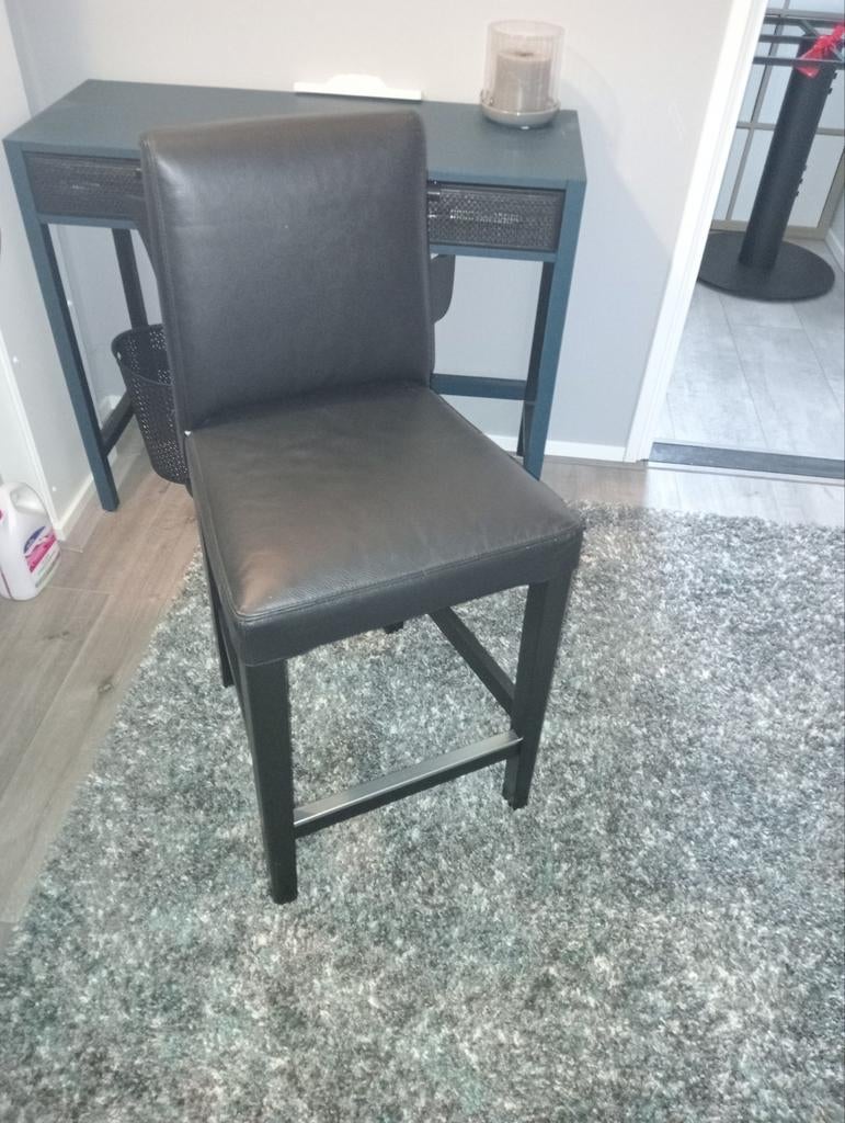 Nieuwe  echt leren barkrukken Ikea 2stuks, 60 tot 90 cm, Nieuw, Leer, Ophalen of Verzenden