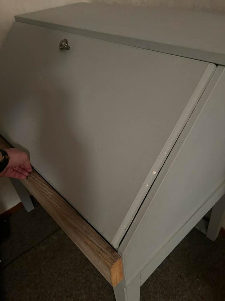 Lage secretaire / kinder bureau / knutsel tafel IKEA Alve, Kinderen en Baby's, Kinderkamer | Overige Meubels, Zo goed als nieuw