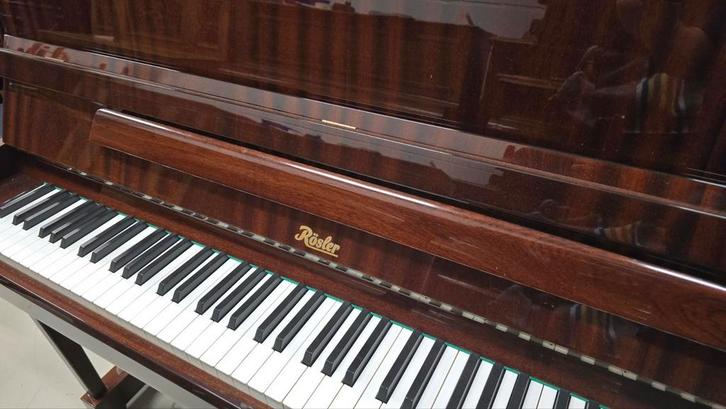 Mahonie hoogglans Rösler piano model 118 K, als nieuw!, Muziek en Instrumenten, Piano's, Zo goed als nieuw, Wit, Hoogglans, Ophalen
