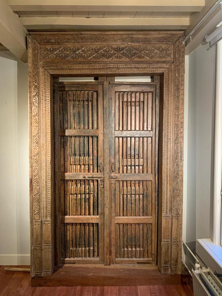 originele tempelpoort uit India, district Gujarath, 1920., Antiek en Kunst, Antiek | Meubels | Kasten, Ophalen