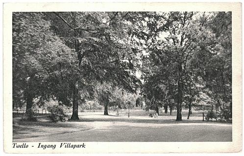 962668	Twello	Gld Ingang Villapark	1950	Gelopen met postzege, Verzamelen, Ansichtkaarten | Nederland, Gelopen, Gelderland, 1940 tot 1960
