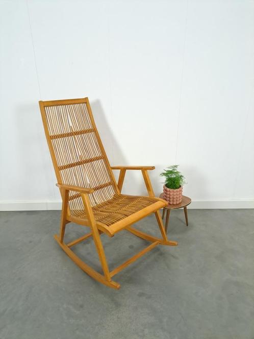 Design Hellerau rotan schommelstoel vintage, Huis en Inrichting, Stoelen, Gebruikt, Eén, Hout, Riet of Rotan, Overige kleuren