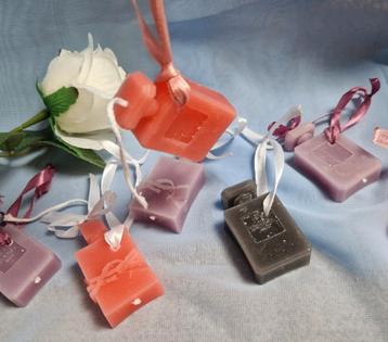 Bedankjes hanger decoratie ornament parfum flesje  beschikbaar voor biedingen