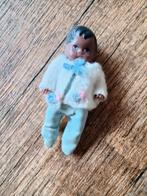 Oud donker poppenhuis popje, Ophalen of Verzenden, Poppenhuis