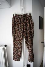 Broek met bloemenpatroon FSTVL maat 44, Kleding | Dames, Lang, Maat 42/44 (L), Ophalen of Verzenden, Zo goed als nieuw