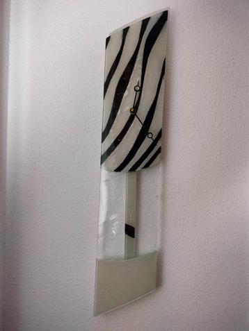 Wandklok Glas Pendulum Zwart Wit Carneol Nieuwstaat Design beschikbaar voor biedingen