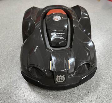 Husqvarna robotmaaier, goed werkend, 330X robotmaaier,3200m2 beschikbaar voor biedingen
