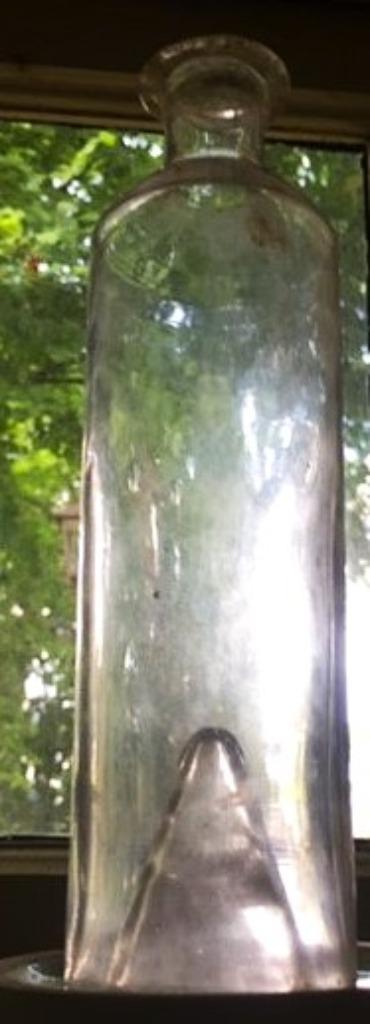 Antieke fles met diepe puntige ziel en brede lip bodemvondst, Antiek en Kunst, Antiek | Glas en Kristal, Ophalen of Verzenden