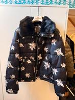 Zwarte winterjas met bloemen - Maat 40, Primark, Zwart, Zo goed als nieuw, Ophalen