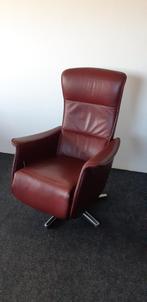 Relaxfauteuil van Nederlands topfabrikaat. Rood leder, Ophalen of Verzenden, Gebruikt, 75 tot 100 cm, 50 tot 75 cm