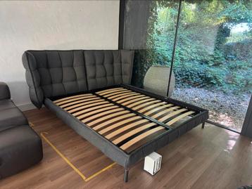 B&B Italia Husk bed beschikbaar voor biedingen