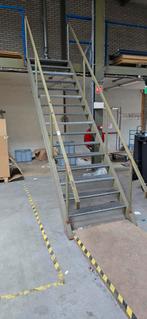 Stalen trap 310cm., Doe-het-zelf en Verbouw, Ladders en Trappen, Ophalen, Gebruikt, 2 tot 4 meter