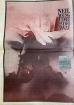 Paginagrote A3 advertentie NEIL YOUNG Time Fades Away relea, Ophalen of Verzenden