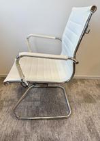 Stoel chroom frame met kunstleer bekleding., Huis en Inrichting, Stoelen, Ophalen, Gebruikt, Wit, Metaal