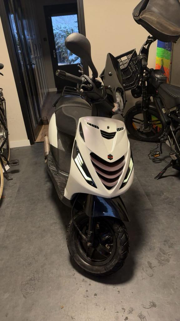 Piaggio zip 70cc, Fietsen en Brommers, Scooters | Piaggio, Zo goed als nieuw, Zip, Tweetakt, Ophalen