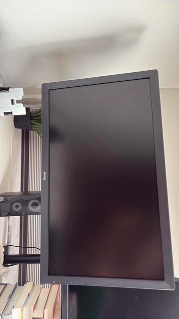 2x BenQ monitor 24 inch 60hz beschikbaar voor biedingen