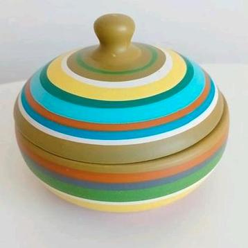  Terracotta potje met deksel beschikbaar voor biedingen