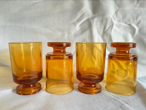 4 vintage amberkleurige borrel-, port- of likeurglaasjes, Antiek en Kunst, Antiek | Glas en Kristal, Ophalen of Verzenden