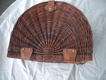 picknickmand picknicken wilgteen leder reiskoffer sfeer beschikbaar voor biedingen