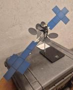 Professioneel satelliet schaalmodel NSS-14 (1:48), Ophalen, Zo goed als nieuw, Schaalmodel